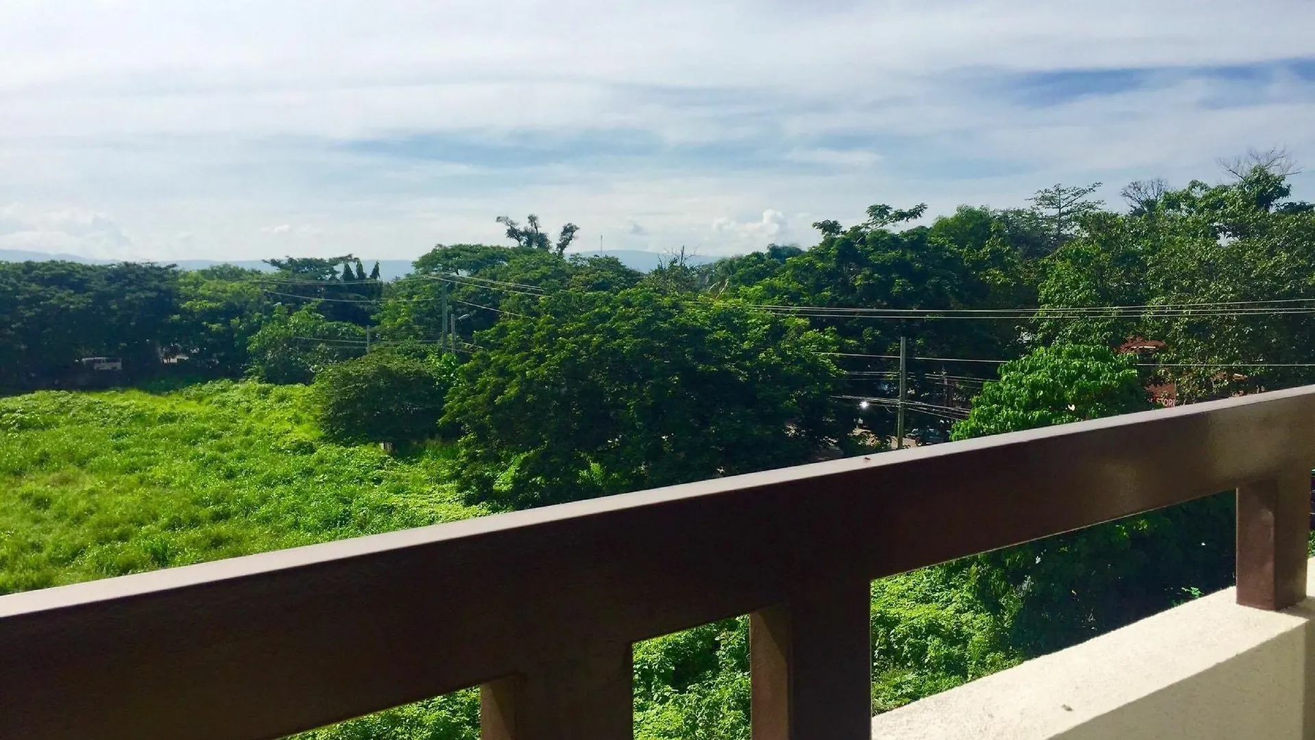 One Oasis Condotel Davao 0*,